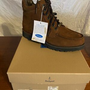 Rockport Mens Chukka casual/work boots . Size 10 NEW IN BOX
